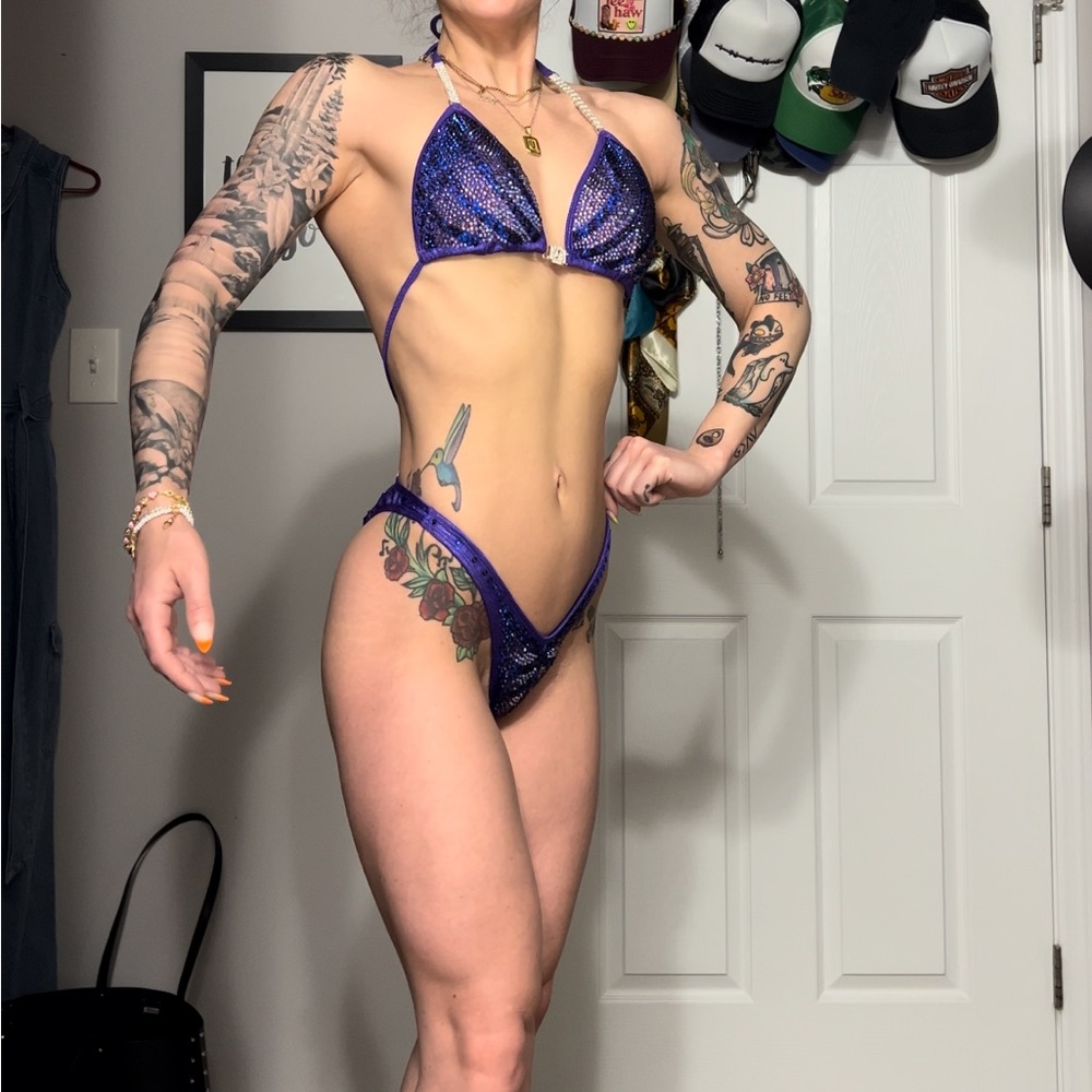 AC Bikinis medium / Figure moderateSuit. Eggplant Crystal Galaxy.